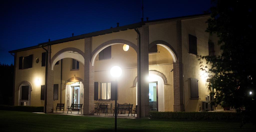 Гостевой дом Agriturismo Il Mondo Парма Экстерьер фото