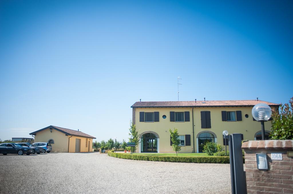Гостевой дом Agriturismo Il Mondo Парма Экстерьер фото