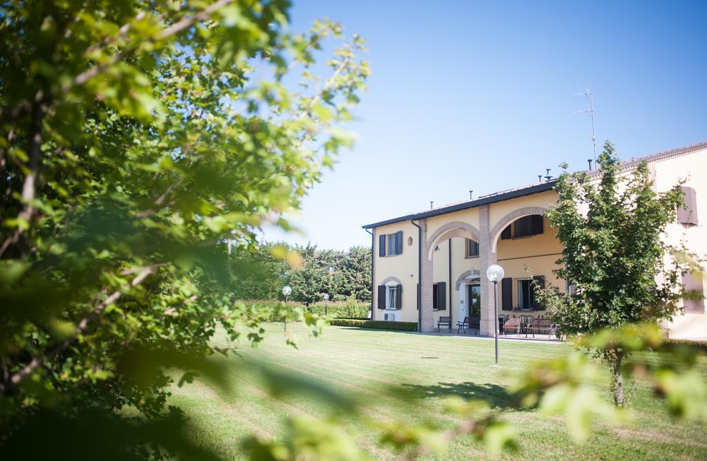 Гостевой дом Agriturismo Il Mondo Парма Экстерьер фото