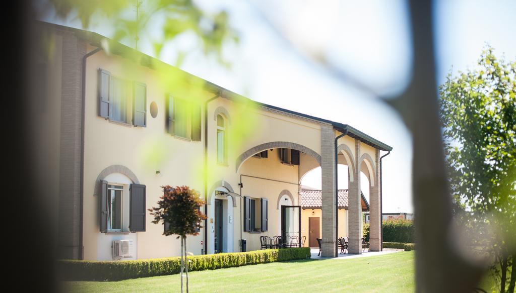 Гостевой дом Agriturismo Il Mondo Парма Экстерьер фото